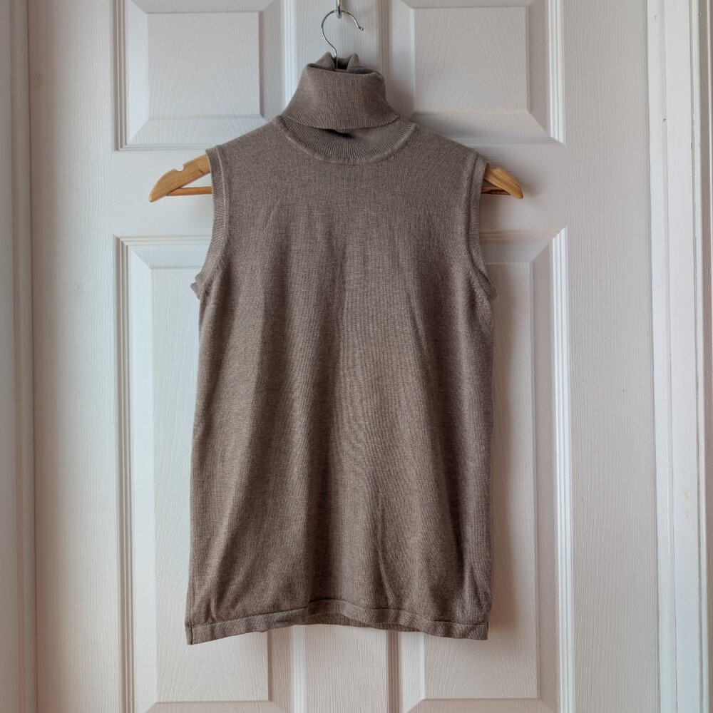 Knit Sleeveless Turtlenack